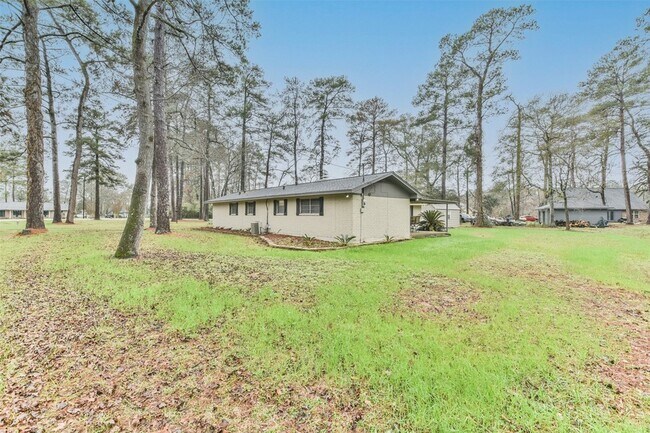 Building Photo - 23807 Red Oak Dr
