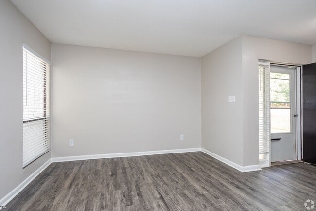 Building Photo - 25 Creekside Cir