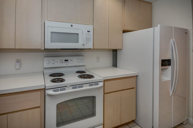 Building Photo - 504 Silverleaf Oak Ct