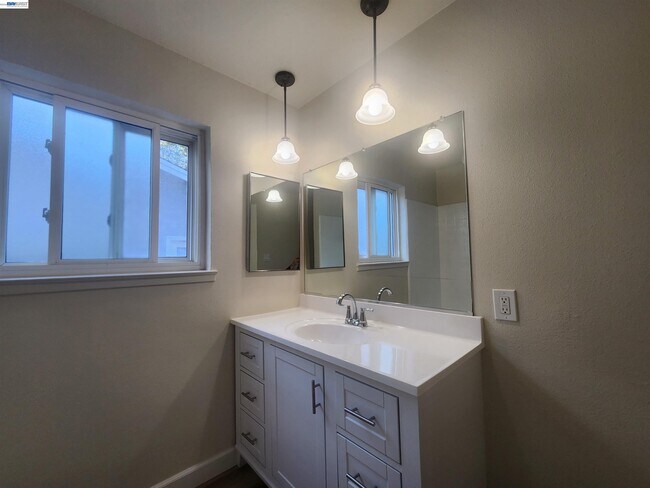 Building Photo - 1829 Rosetree Ct