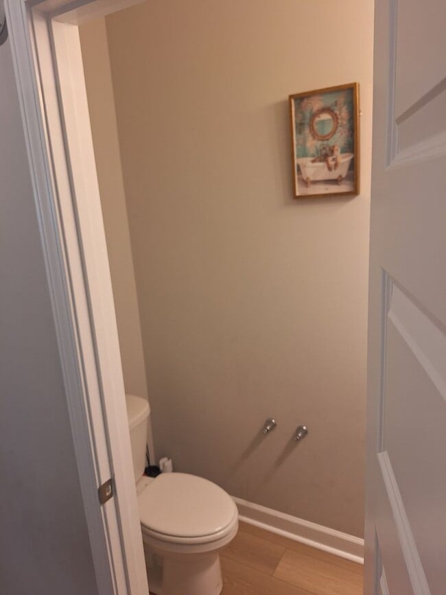 Building Photo - Beautiful Five Bedroom Home Located in Northeast Columbia!