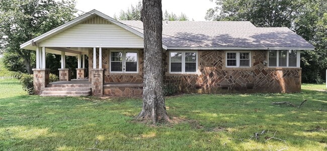 Building Photo - 5546 AR-36