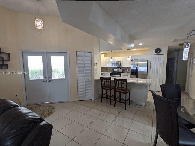 Building Photo - 13541 NW 5th Ct