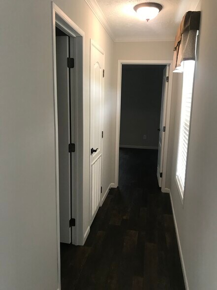 Hallway - 656 Warner Ave