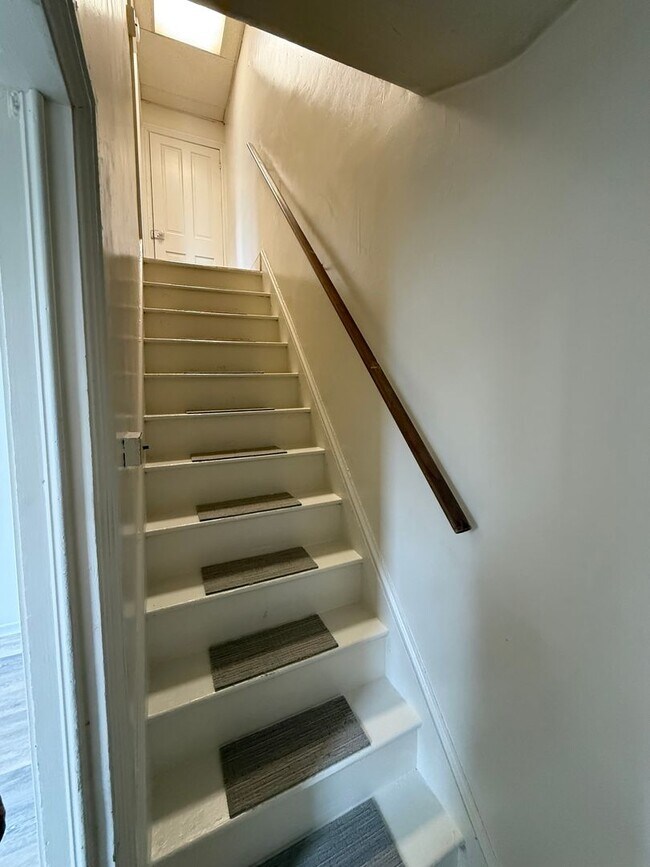 Building Photo - 133 E Commerce St