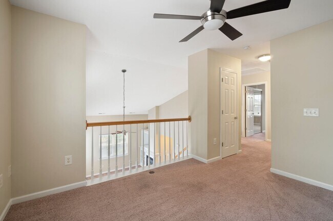 Building Photo - Located in Highland Creek