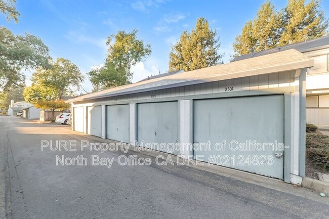 Building Photo - 2305 Cross Ave