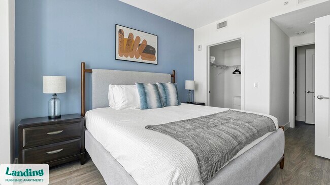 Building Photo - 1950 Mayfair St