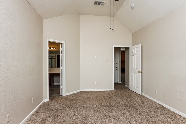 Building Photo - 2029 Austin Dr