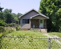 Building Photo - 4521 Oakwood Ave