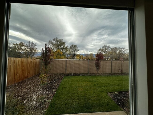 Building Photo - New Construction in Down Town Bishop West side!