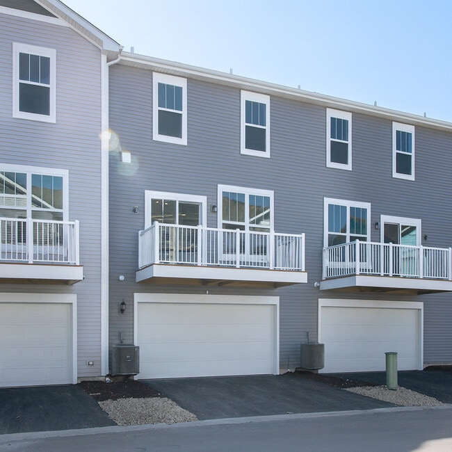 Building Photo - 25662 W Yorkshire Dr