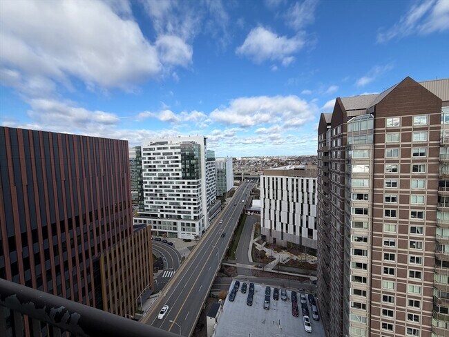 Building Photo - 8 Museum Way