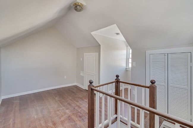 Building Photo - Charming Downtown Savannah Rental Property