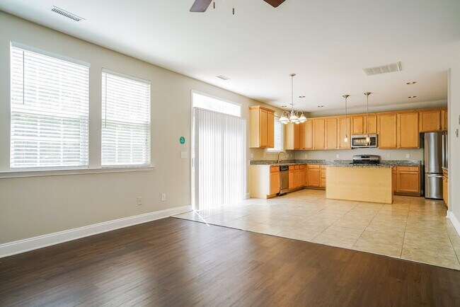 Building Photo - 533 Averasboro Dr