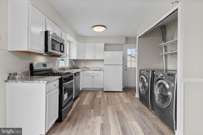 Building Photo - 1006 Stone Ave