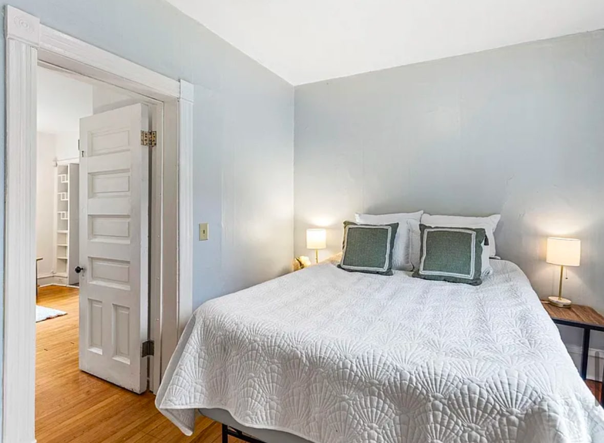 Building Photo - 2628 Quincy St NE