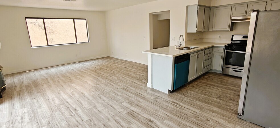 Kitchen/Dining Room - 371 Lander Dr