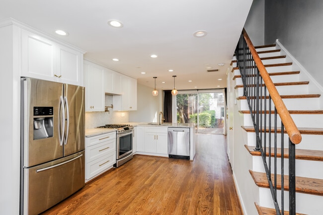 Building Photo - 847 3rd St SW