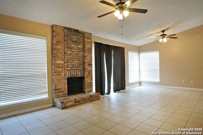 Building Photo - 3 Bedroom/2 Bath Ridge Creek Subdivision