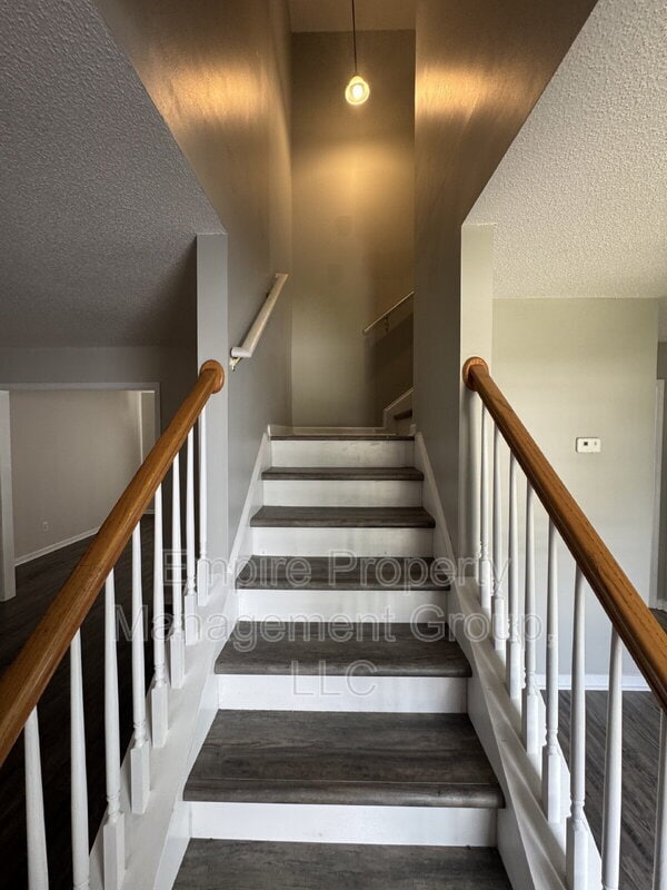 Building Photo - 66 Sand Oak Ct