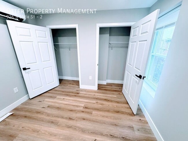 Building Photo - 926 S 15th St