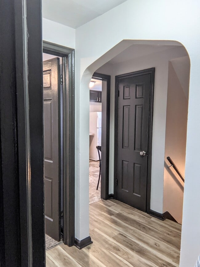 Building Photo - Hanscom Park Duplex