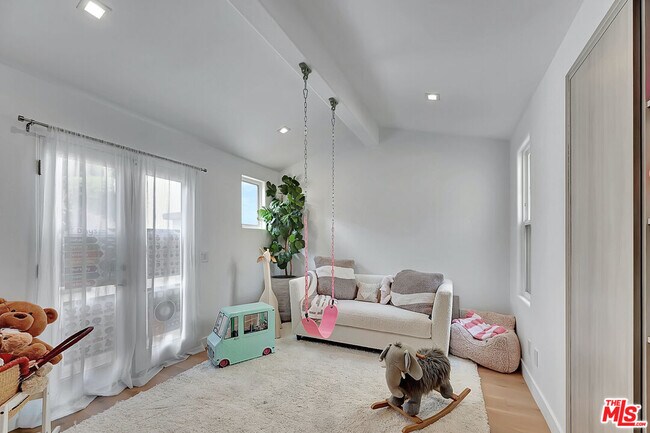 Building Photo - 6442 Lunita Rd