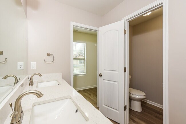 Building Photo - 131 Bethany Manor Dr