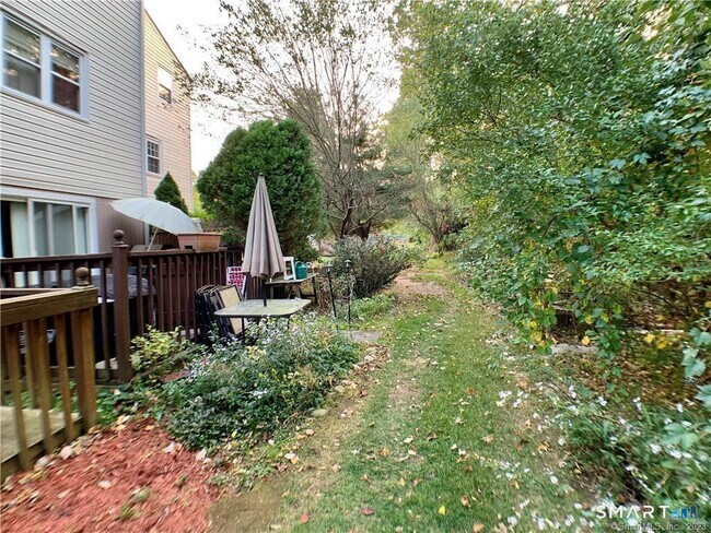 Building Photo - 64 E Gate Ln