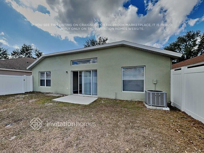 Building Photo - 10203 Hunters Haven Blvd