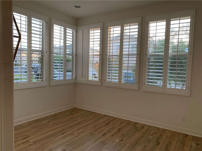 Building Photo - 166 Willowbend