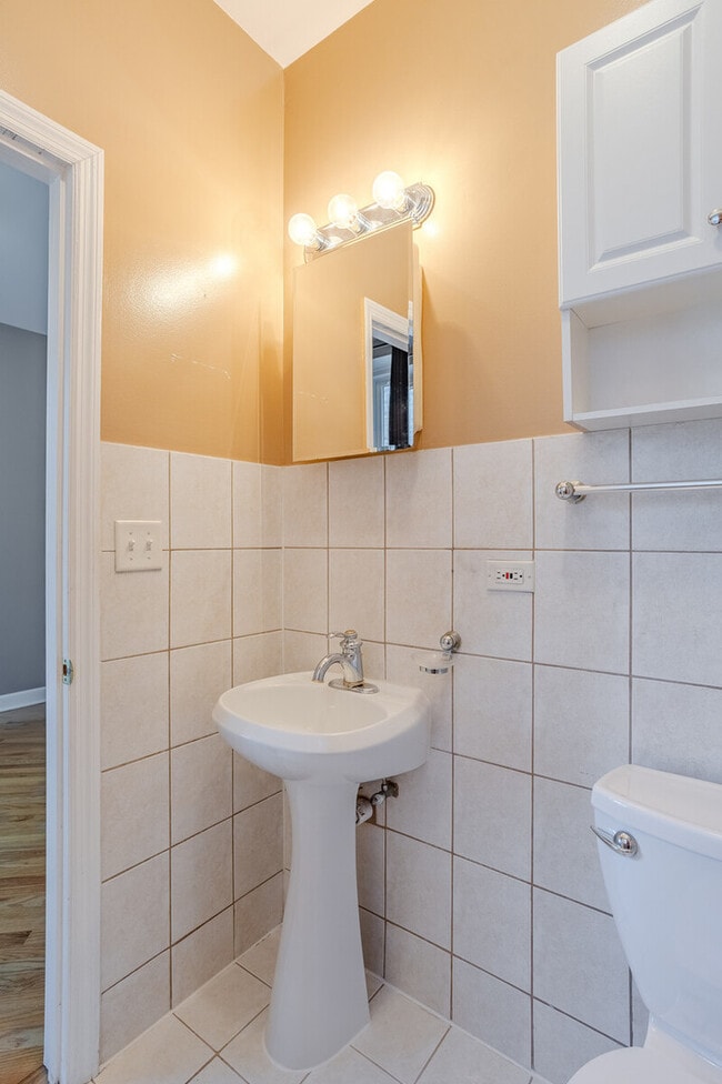 Building Photo - 3100 W Addison St