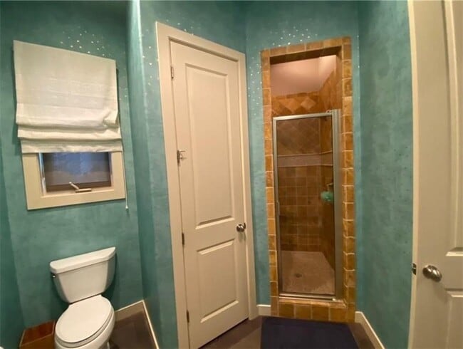 Building Photo - 17 W Augusta Ct