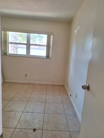Building Photo - 77 Overbrook Blvd
