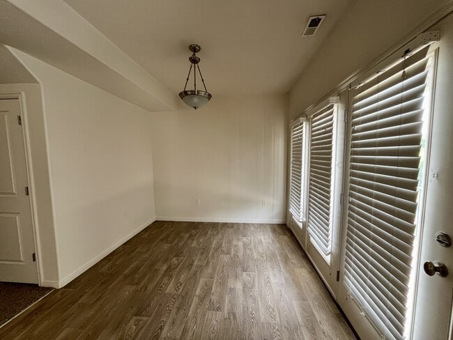 Building Photo - 5082 W Wind Rock Ln