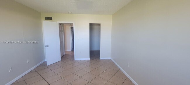 Building Photo - 3710 NW 21st St