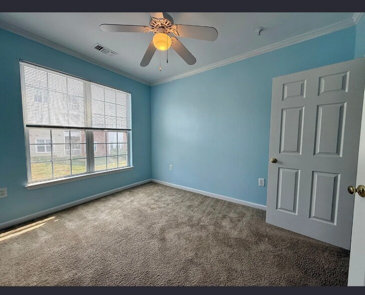 Building Photo - 925 Dorchester Pl