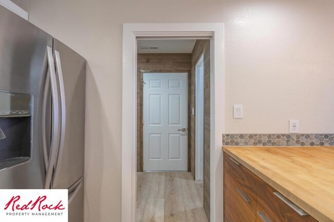 Building Photo - Newly Remodeled 3 Bedroom Townhome. Small ...