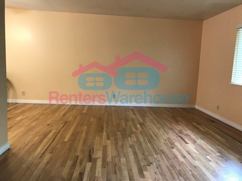 Building Photo - 7475 Claret St
