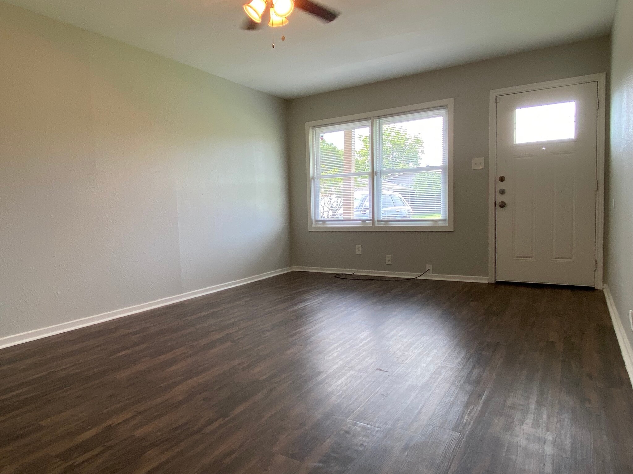 Spacious living room - 4230 Friar Point Rd
