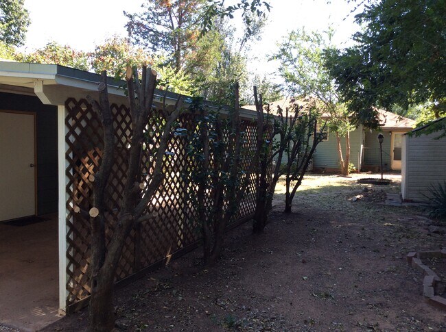 Building Photo - 111 E 12th St