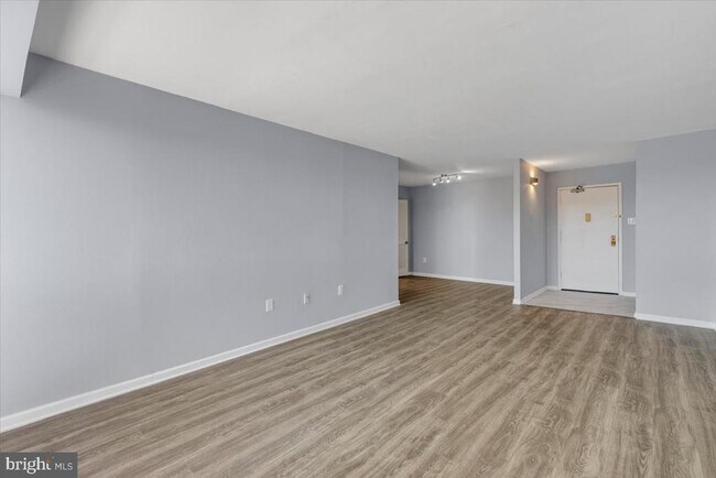 Building Photo - 5300 Holmes Run Pkwy