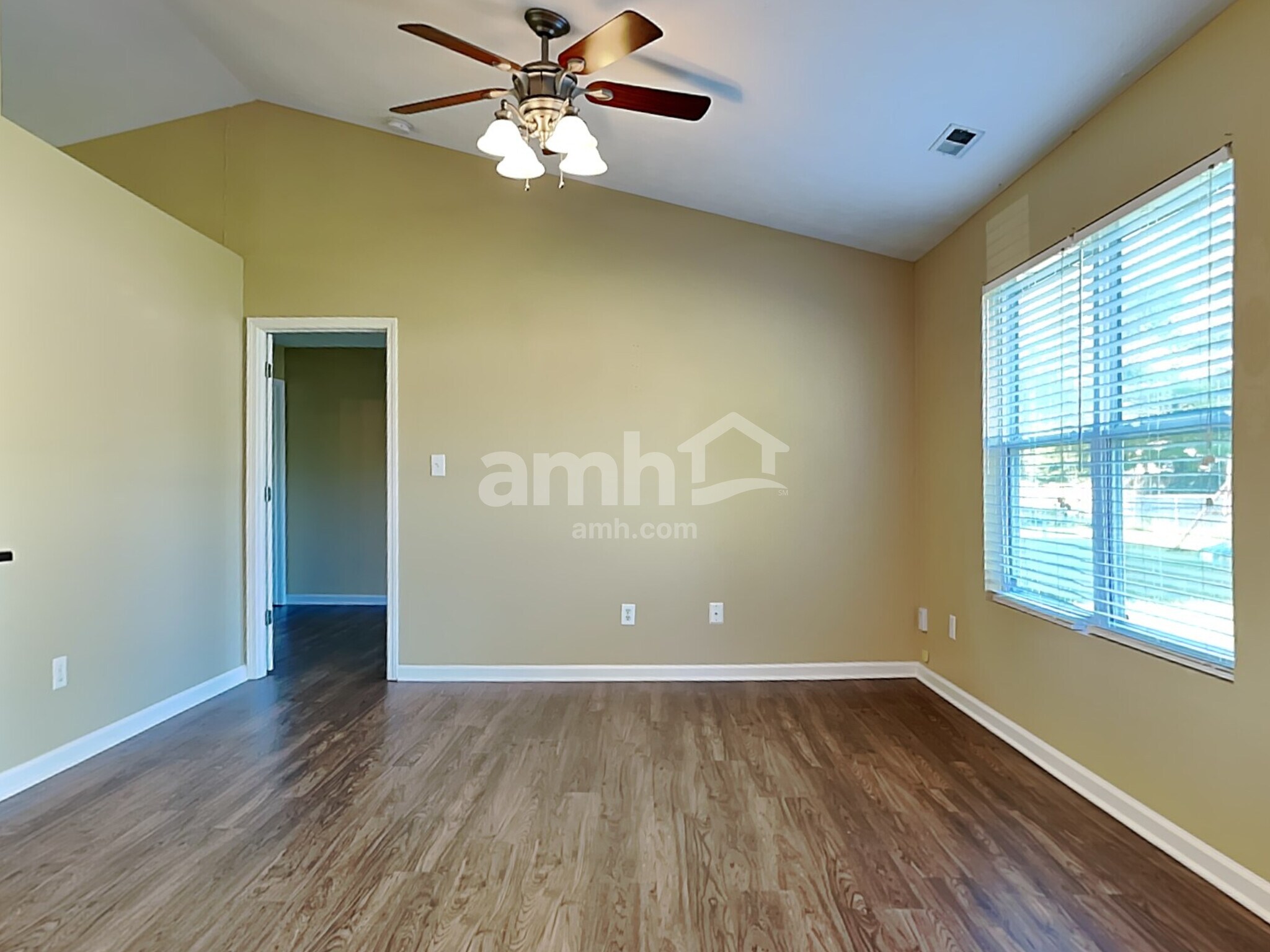 Building Photo - 252 Woodfield Dr