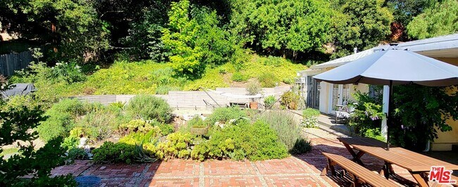 Building Photo - 4733 San Feliciano Dr