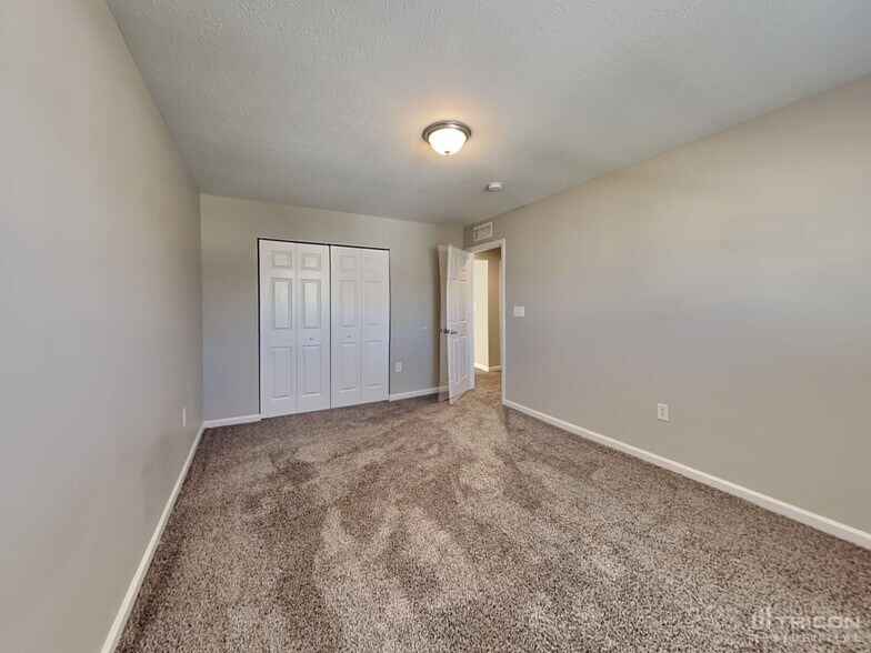 Building Photo - 2446 Creek Bank Dr