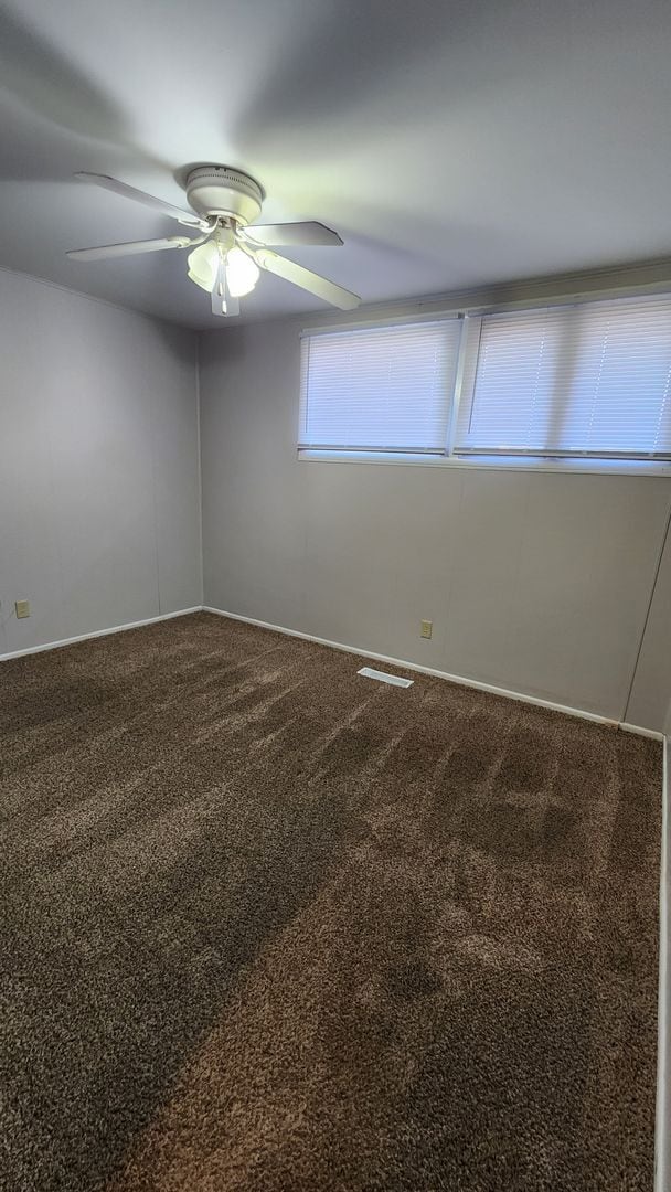 Building Photo - Big 3BR, 1BTH home with garage with much updated! Very nice!