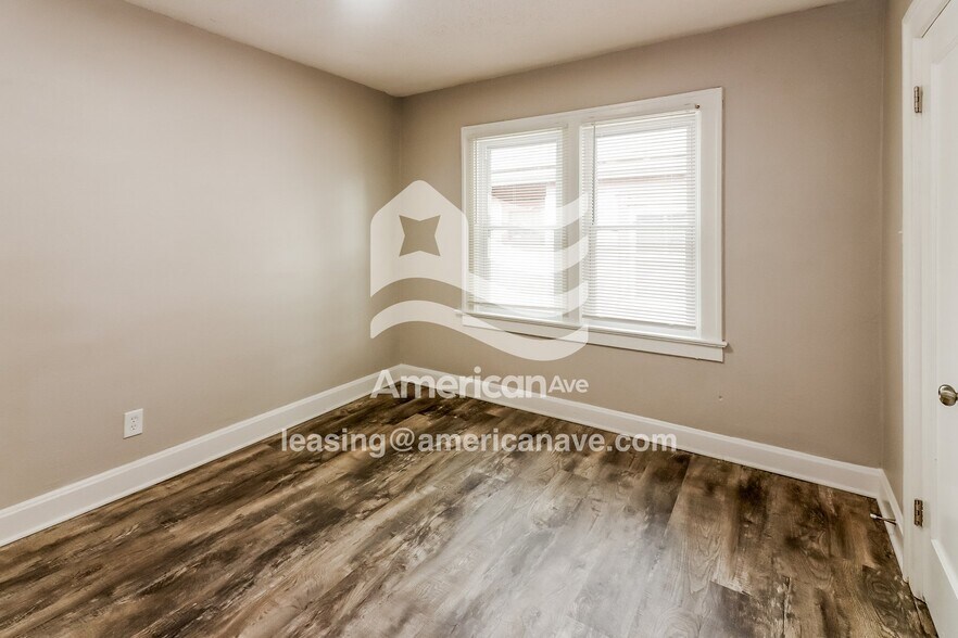 Building Photo - 4432 Flora Ave