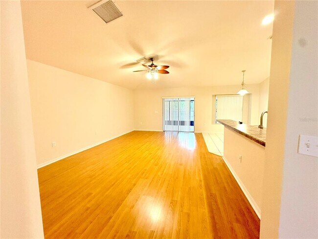 Building Photo - 4722 Roundview Ct