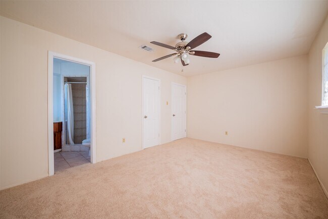 Building Photo - 4031 Curly Oaks Dr